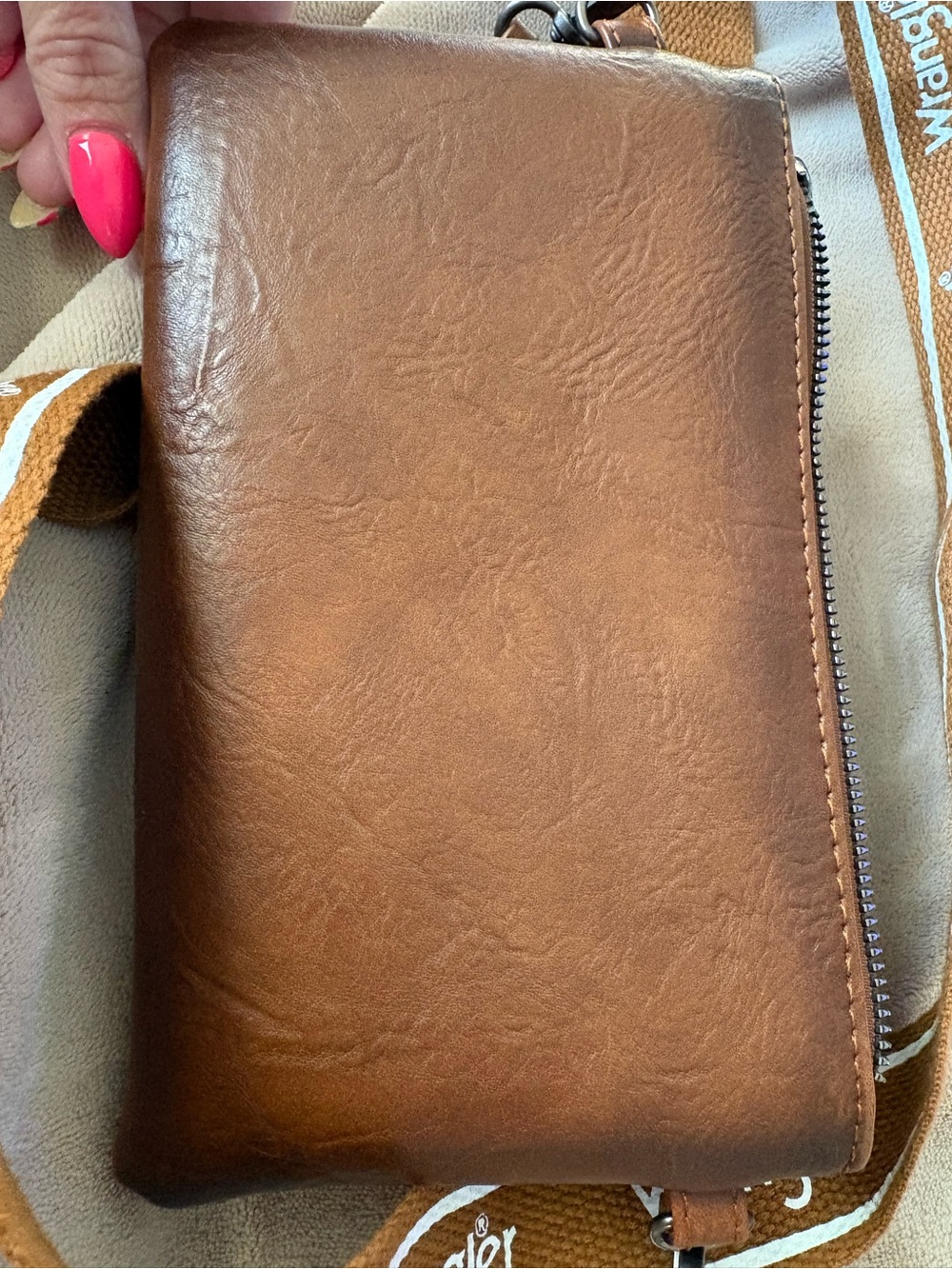 Wrangler Chestnut Brown Crossbody with Branded Strap - Picture 7 of 7